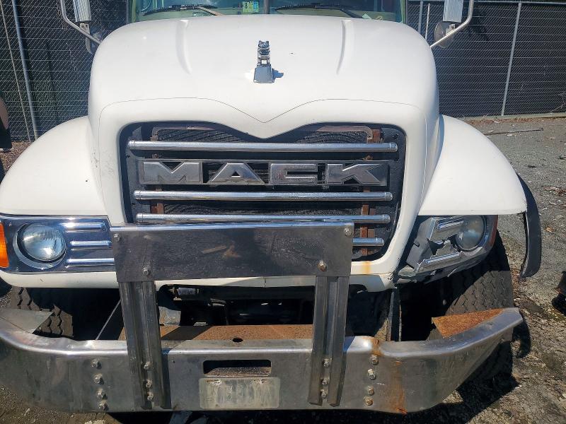 2006 Mack 700 cv700 VIN 1M2AG11C46M030047 COPART salvage auction — FRONT END, MD - CERT OF SALVAGE < 75% DAMAGE, sold $10,600 on 2026-07-23 (photo 7)