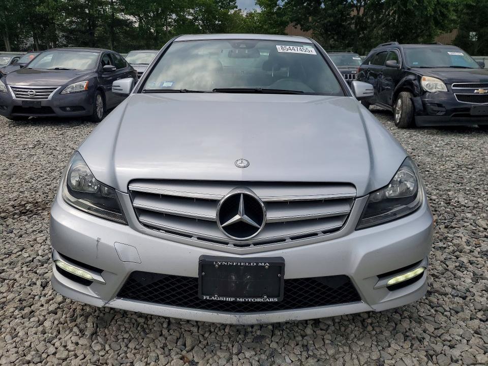 2012 Mercedes-benz C-klasse VIN WDDGF8BB7CR239996 COPART salvage auction — REAR END, Ma - Cert Of Title-Reconstrctd Coll, sold $2,700 on 2026-07-06 (photo 5)
