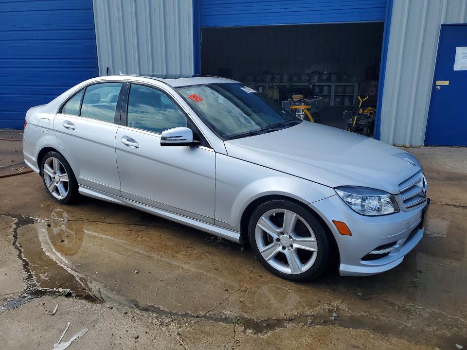2011 Mercedes-benz C class VIN WDDGF5EB9BR139942 COPART salvage auction — MINOR DENT/SCRATCHES, TX - CERTIFICATE OF TITLE, sold $80 on 2026-07-07 (photo 4)