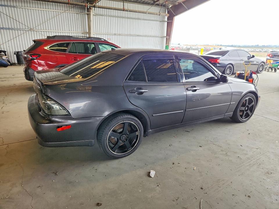 2001 Lexus Is 300 VIN JTHBD182X10017218 COPART salvage auction — MINOR DENT/SCRATCHES, Ca - Dis/Dlr/Exp App For Dup Salvag, sold $2,600 on 2026-07-13 (photo 3)