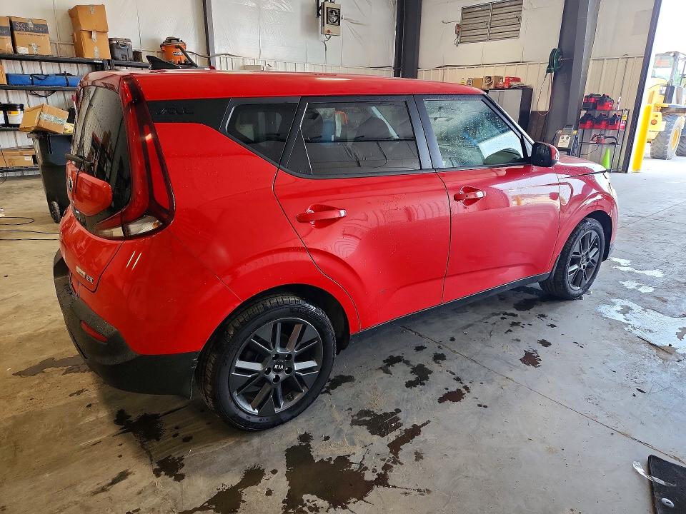 2021 Kia Soul VIN KNDJ33AU9M7760939 COPART salvage auction — FRONT END, Nc - Dealer Only Clean Title, sold $1,550 on 2026-07-28 (photo 3)