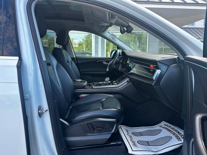 2020 Audi Q7 VIN WA1LXAF70LD009548 COPART salvage auction — MINOR DENT/SCRATCHES, MA - CERTIFICATE OF TITLE (P), sold $15,900 on 2026-07-02 (photo 5)