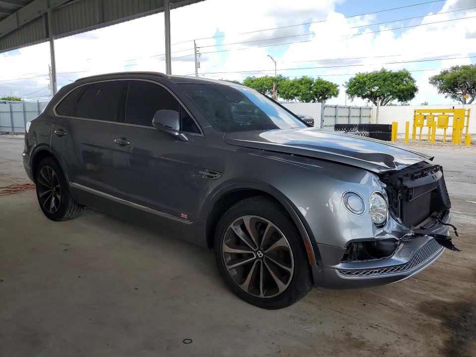 2018 Bentley Bentayga VIN SJAAC2ZV6JC017814 COPART salvage auction — FRONT END, Fl - Cert Of Title Slvg Rebuildable, sold $25,900 on 2026-09-18 (photo 4)