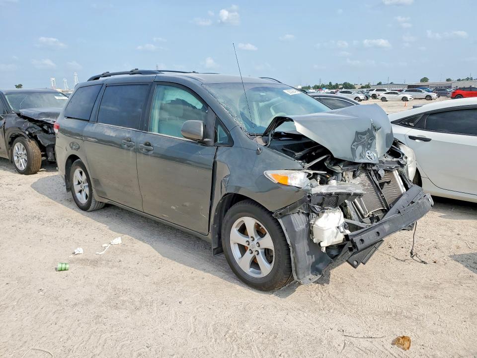 2012 Toyota VIN 5TDKK3DC9CS266160 COPART salvage auction — FRONT END, Tx - Salvage Vehicle Title, sold $1,350 on 2026-07-28 (photo 4)