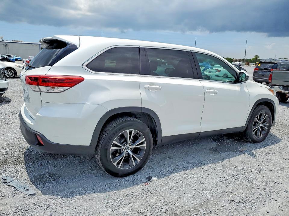 2019 Toyota Highlander VIN 5TDZARFH4KS058683 COPART salvage auction — FRONT END, Fl - Certificate Of Title, sold $12,500 on 2026-07-09 (photo 3)