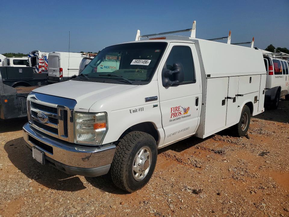 2010 Ford Econoline e350 VIN 1FDSE3FL0ADA52652 COPART salvage auction — MINOR DENT/SCRATCHES, Ok - Certificate Of Title, sold $1,950 on 2026-07-09 (photo 1)