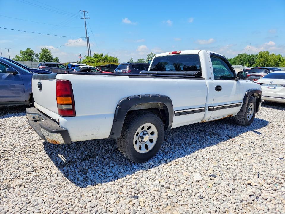 2001 Chevrolet Silverado 1500 VIN 1GCEC14V31E168101 COPART salvage auction — FRONT END, Mi - Dealer Only Clean Title, sold $650 on 2026-07-09 (photo 3)