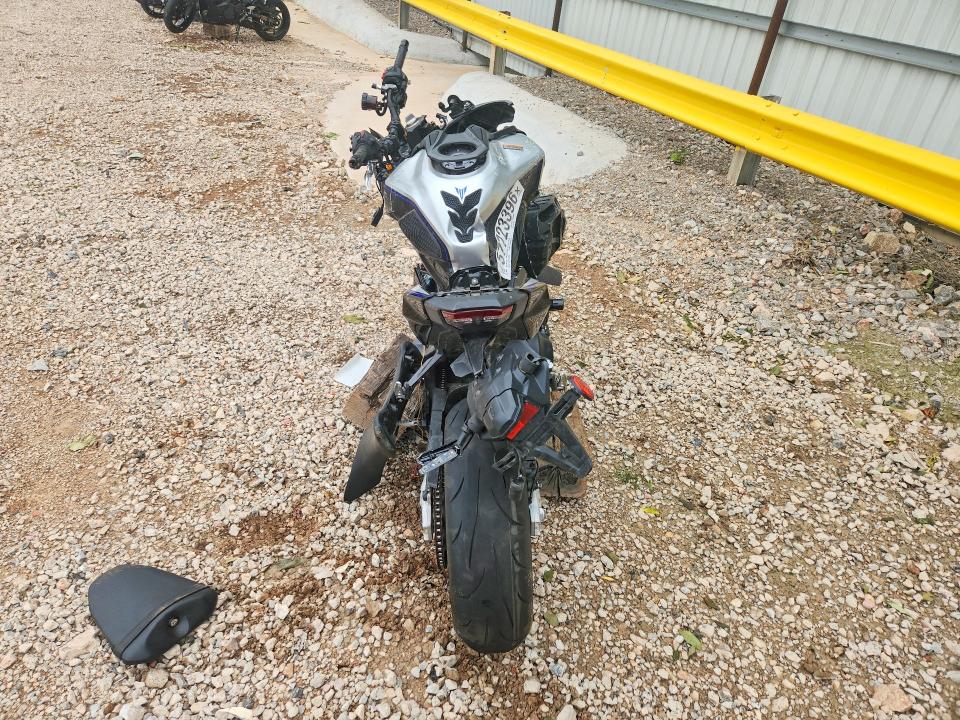 2025 Yamaha Mt09 VIN JYARN95E3SA001962 COPART salvage auction — ALL OVER, Ok - Cert Of Title-Salvage, sold $950 on 2026-07-30 (photo 4)