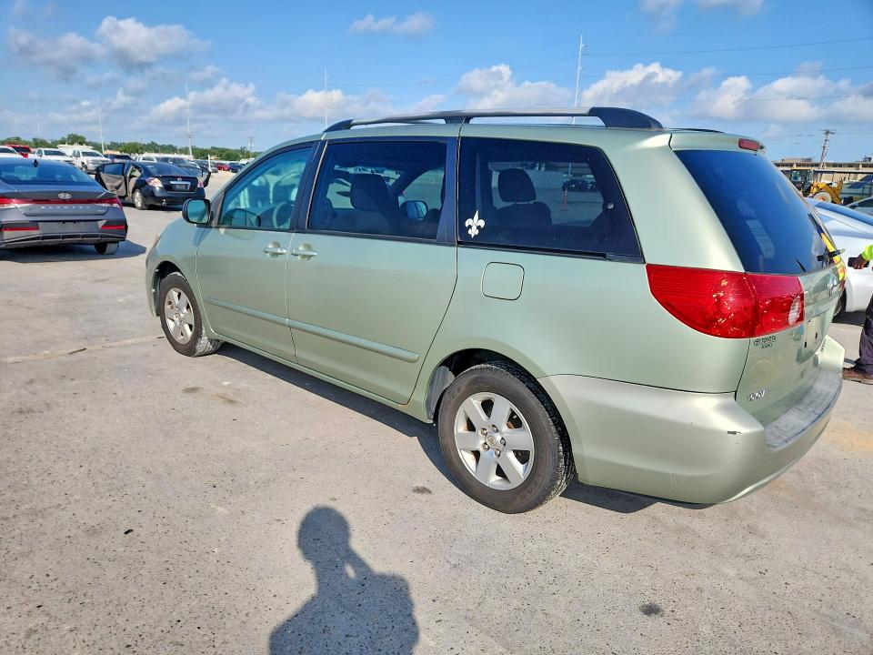 2009 Toyota Sienna VIN 5TDZK23C79S274518 COPART salvage auction — WATER/FLOOD, La - Cert Of Title-Salvage Water, sold $650 on 2026-07-08 (photo 2)