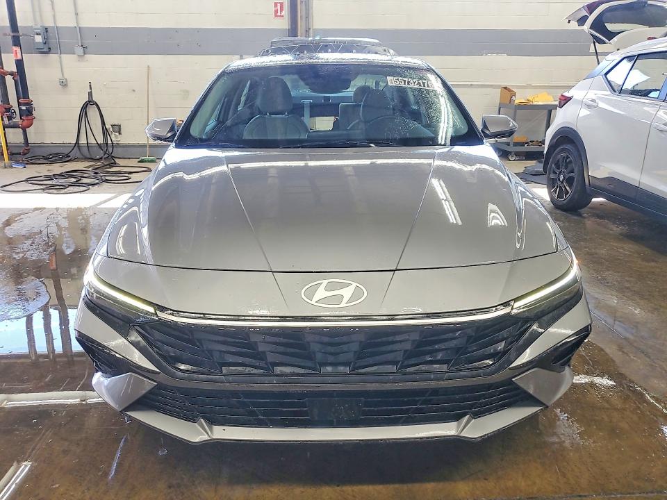 2025 Hyundai Elantra VIN KMHLP4DG4SU975096 COPART salvage auction — REAR END, Il - Salvage Certificate, sold $7,200 on 2026-07-13 (photo 5)