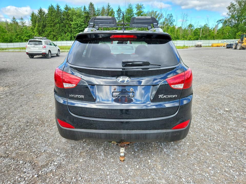 2011 Hyundai Tucson VIN KM8JU3AC4BU285781 COPART salvage auction — NORMAL WEAR, NY - CERTIFICATE OF TITLE, sold $1,300 on 2026-07-06 (photo 6)