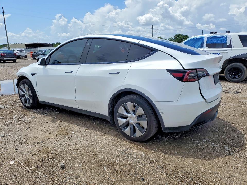 2022 Tesla VIN 7SAYGDEE9NF436190 COPART salvage auction — SIDE, Tx - Salvage Vehicle Title, sold $8,900 on 2026-07-27 (photo 2)
