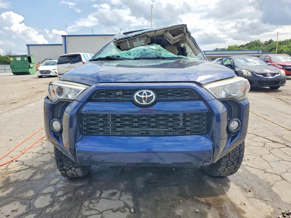 2017 Toyota 4runner VIN JTEBU5JRXH5432841 COPART salvage auction — ROLLOVER, Tn - Non-Repairable Certificate, sold $7,100 on 2026-07-20 (photo 5)