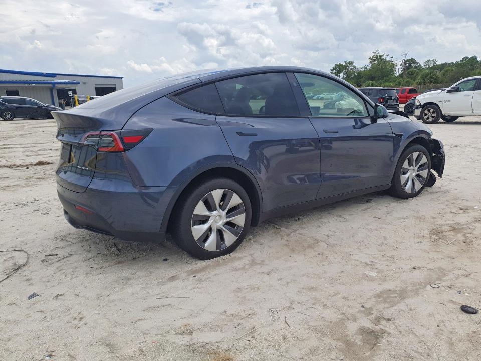 2023 Tesla Model y VIN 7SAYGDEE1PA195340 COPART salvage auction — FRONT END, Salvage Title, sold $6,700 on 2026-07-22 (photo 3)