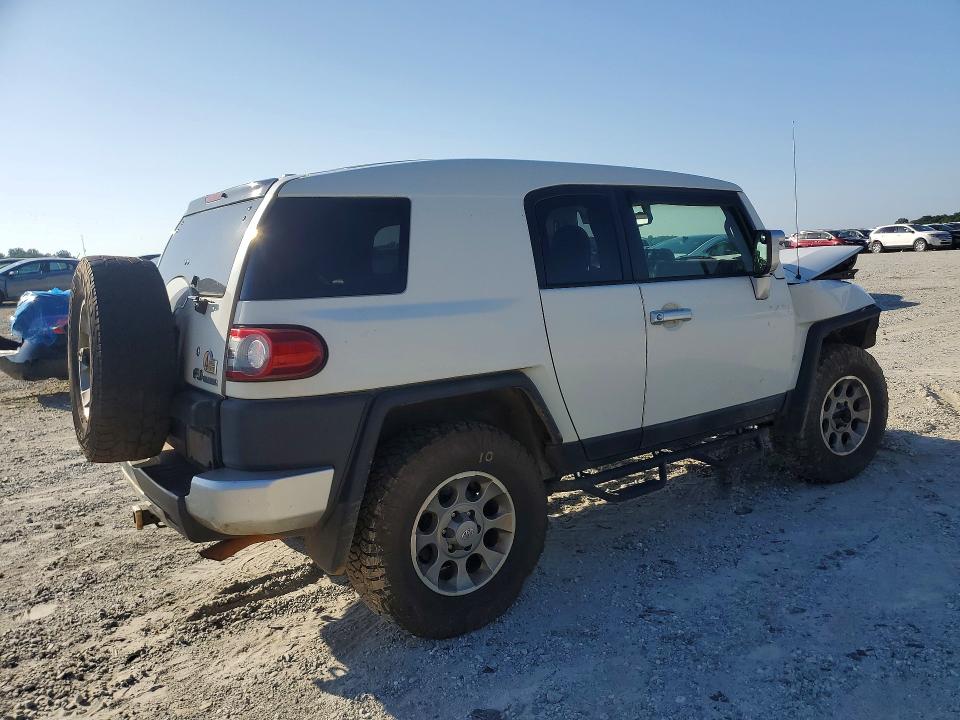 2012 Toyota Fj cruiser VIN JTEBU4BF5CK137591 COPART salvage auction — FRONT END, GA - CERT OF TITLE-SALVAGE, sold $2,050 on 2026-07-29 (photo 3)