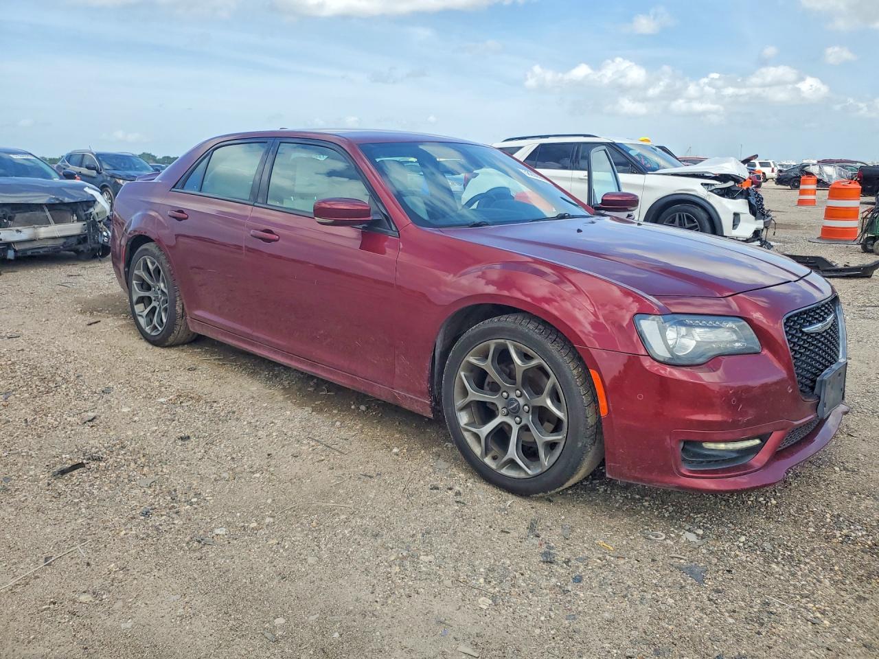 2018 Chrysler 300 VIN 2C3CCABG0JH275146 COPART salvage auction — Minor Dent/Scratches, TX - SALVAGE VEHICLE TITLE, sold $4,050 on 2026-07-09 (photo 4)