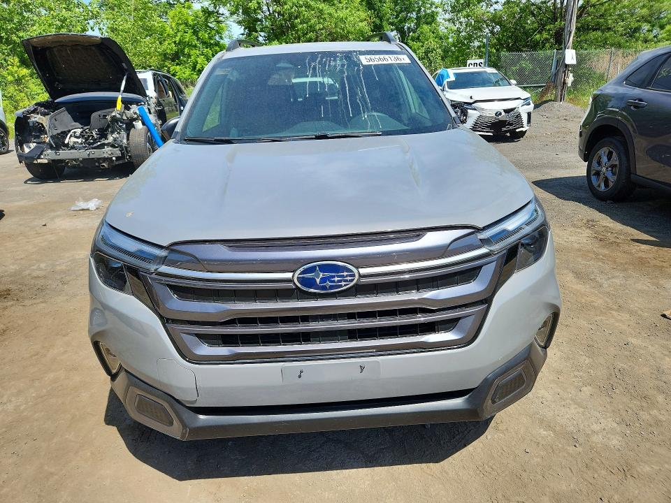 2025 Subaru Forester VIN JF2SLDNC8SH565340 COPART salvage auction — SIDE, Nj - Cert Of Title-Salvage, sold $9,100 on 2026-07-09 (photo 5)