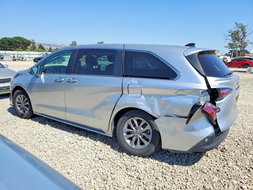 2021 Toyota VIN 5TDKRKEC6MS012461 COPART salvage auction — REAR END, Salvage Title, sold $9,100 on 2026-07-14 (photo 2)