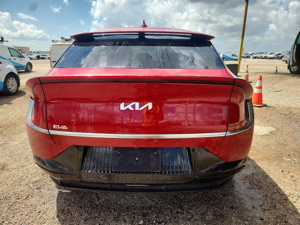 2023 Kia Ev6 VIN KNDC34LA4P5612053 COPART salvage auction — SIDE, TX - CERTIFICATE OF TITLE, sold $5,300 on 2026-07-08 (photo 6)