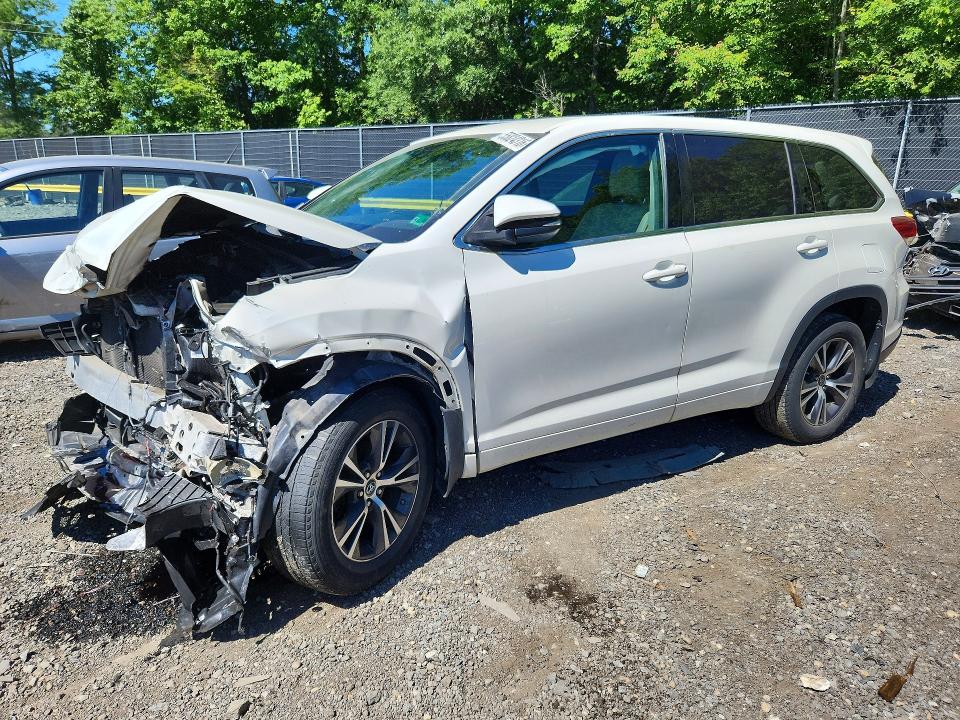 2017 Toyota VIN 5TDBZRFHXHS376424 COPART salvage auction — FRONT END, Md - Cert Of Salvage > 75% Damage, sold $4,250 on 2026-07-02 (photo 1)