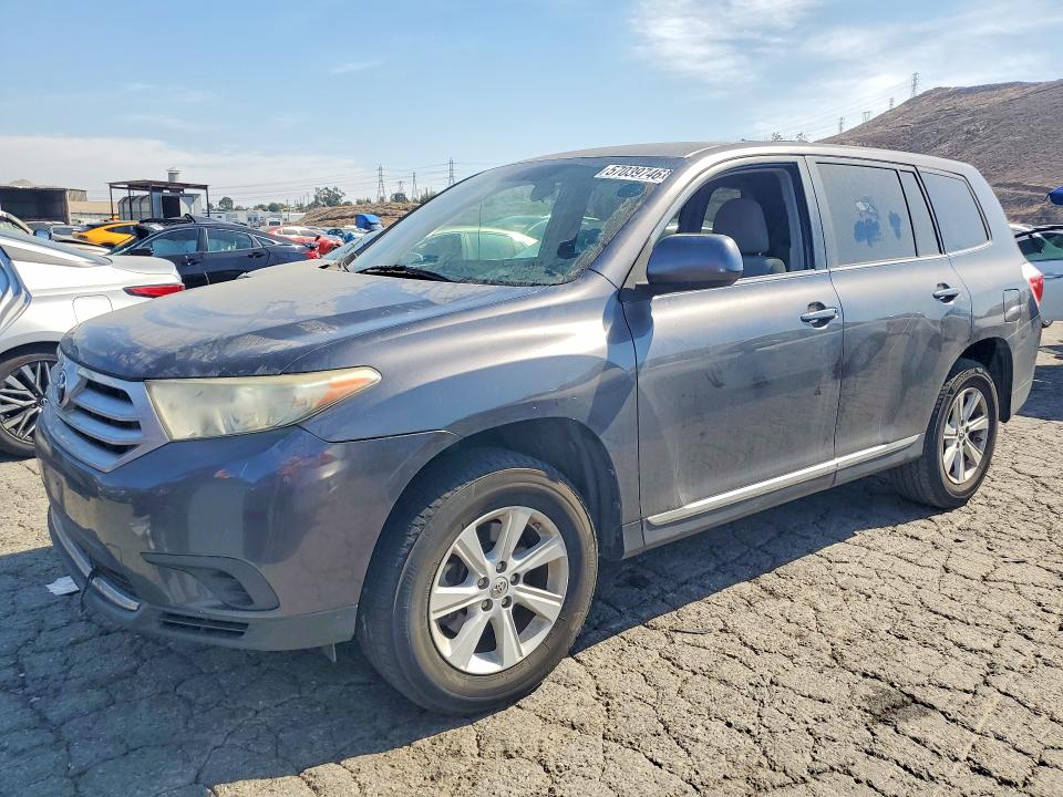 2013 Toyota Highlander VIN 5TDZA3EH3DS032304 COPART salvage auction — MINOR DENT/SCRATCHES, MT - DIS/DLR/EXP ONLY CLEAN TITLE (P), sold $4,500 on 2026-07-20 (photo 1)