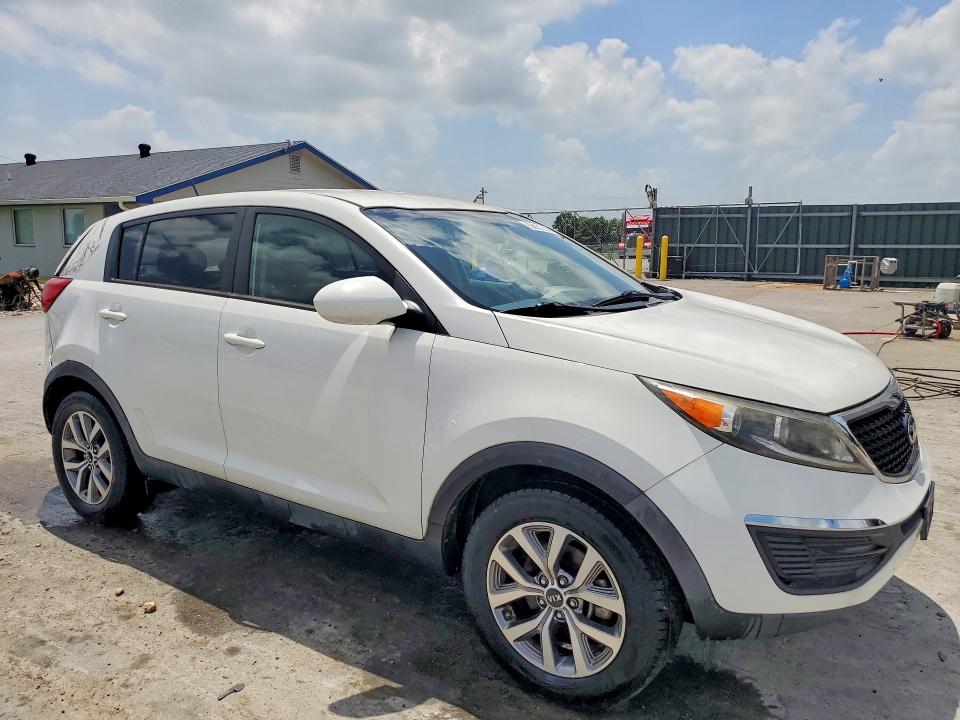 2016 Kia Sportage VIN KNDPB3AC8G7880675 COPART salvage auction — REAR END, TN - CERTIFICATE OF TITLE, sold $200 on 2026-07-27 (photo 4)
