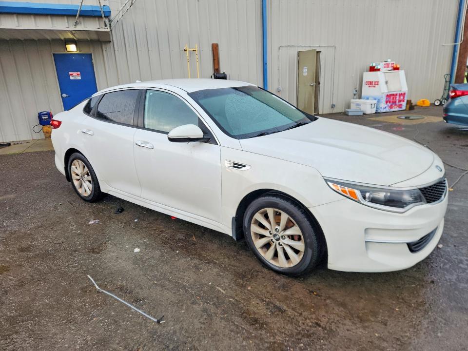 2018 Kia Optima VIN 5XXGT4L3XJG259310 COPART salvage auction — NORMAL WEAR, NC - CERT OF TITLE W/SALVAGE HISTOR, sold $925 on 2026-07-21 (photo 4)