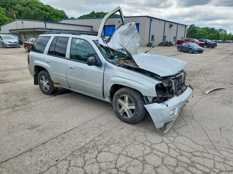 2008 Chevrolet Trailblazer VIN 1GNET13M282177772 COPART salvage auction — FRONT END, PA - CERTIFICATE OF SALVAGE, sold $325 on 2026-07-02 (photo 4)