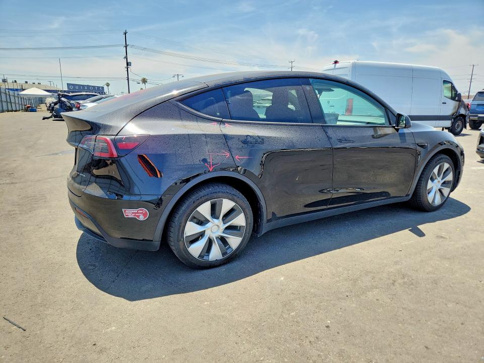 2022 Tesla Model y VIN 7SAYGDEE8NF511378 COPART salvage auction — REAR END, Ca - Salvage Certificate, sold $11,100 on 2026-07-27 (photo 3)