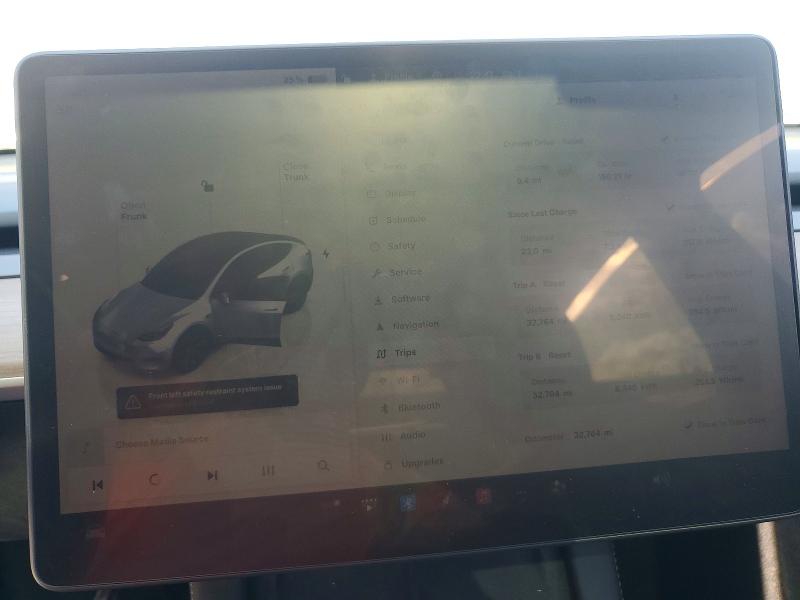 2025 Tesla Model y VIN 7SAYGDED6SF256667 COPART salvage auction — FRONT END, Fl - Cert Of Title Slvg Rebuildable, sold $15 on 2026-07-24 (photo 9)