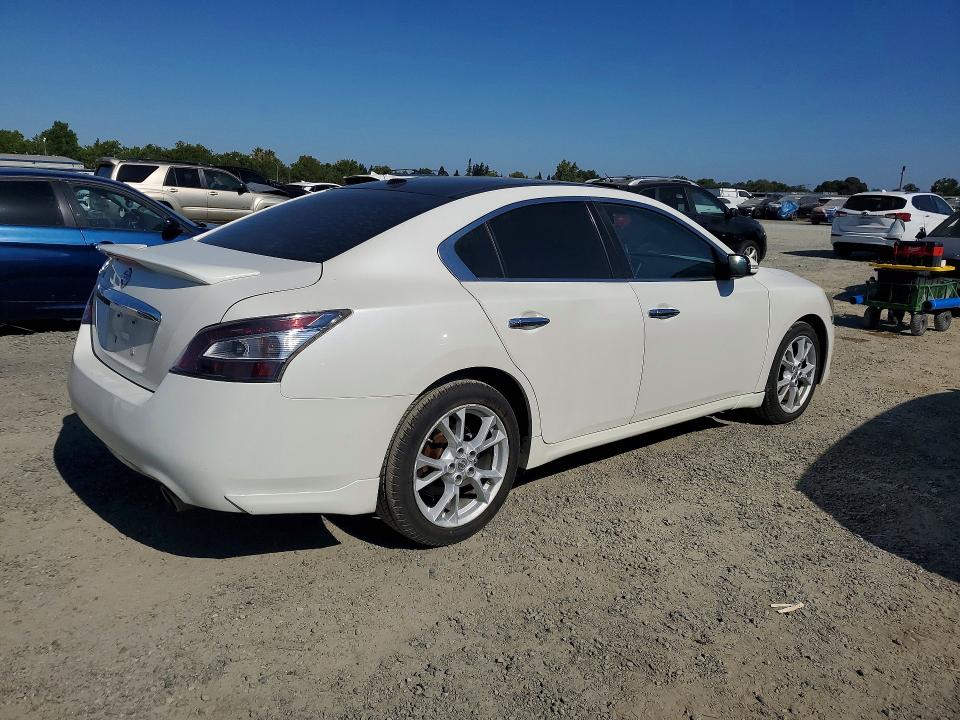 2013 Nissan Maxima VIN 1N4AA5AP6DC822452 COPART salvage auction — NORMAL WEAR, Ca - Dis/Dlr/Exp Only Clean Title, sold $425 on 2026-07-02 (photo 3)