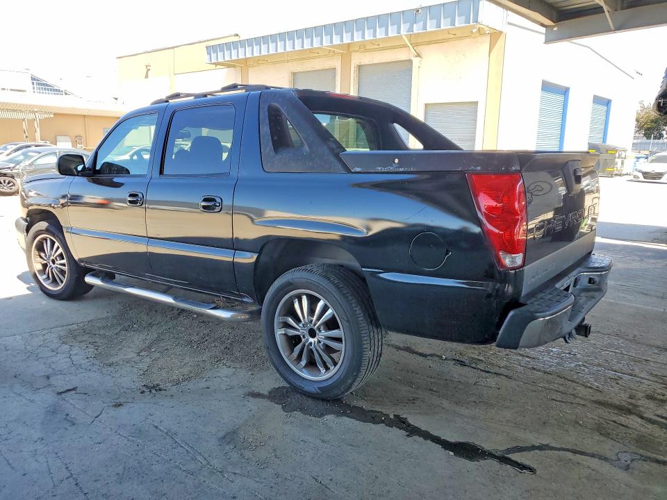 2006 Chevrolet Avalanche VIN 3GNEC12Z56G139731 COPART salvage auction — MINOR DENT/SCRATCHES, Ca - Dis/Dlr/Exp Only Clean Title, sold $700 on 2026-07-02 (photo 2)