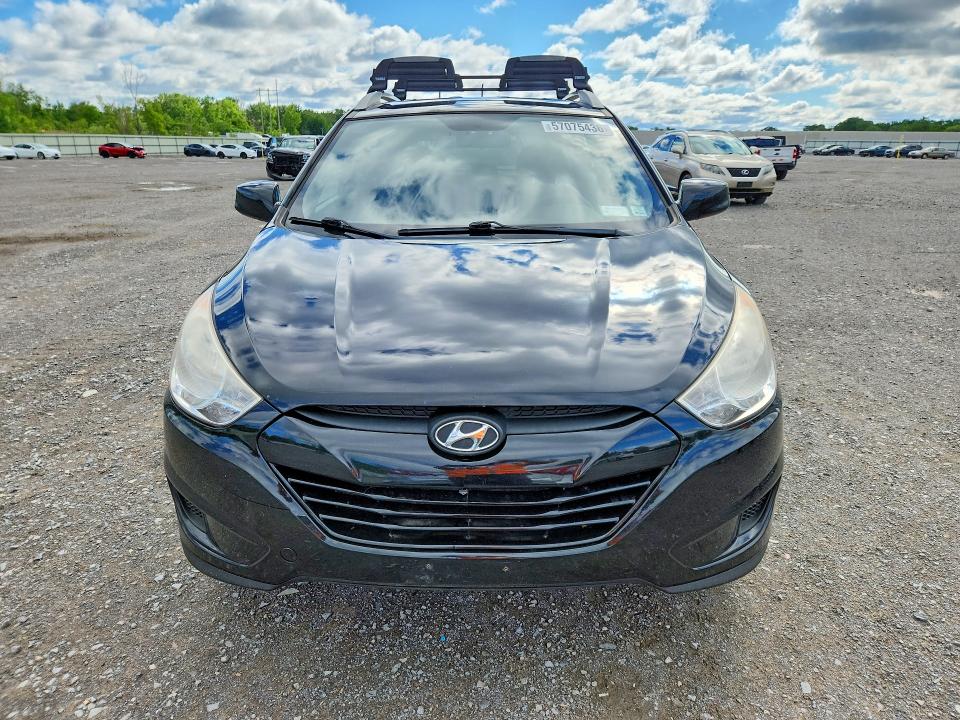 2011 Hyundai Tucson VIN KM8JU3AC4BU285781 COPART salvage auction — NORMAL WEAR, NY - CERTIFICATE OF TITLE, sold $1,300 on 2026-07-06 (photo 5)