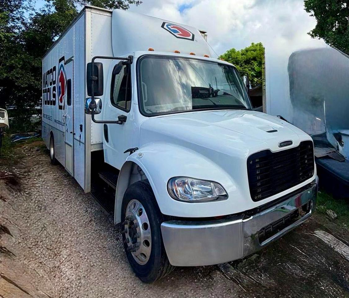 2014 Freightliner M2 VIN 1FVACWDT7HHHV2253 COPART salvage auction — Minor Dent/Scratches, TX - SALVAGE VEHICLE TITLE (P), sold $4,350 on 2026-07-09 (photo 1)