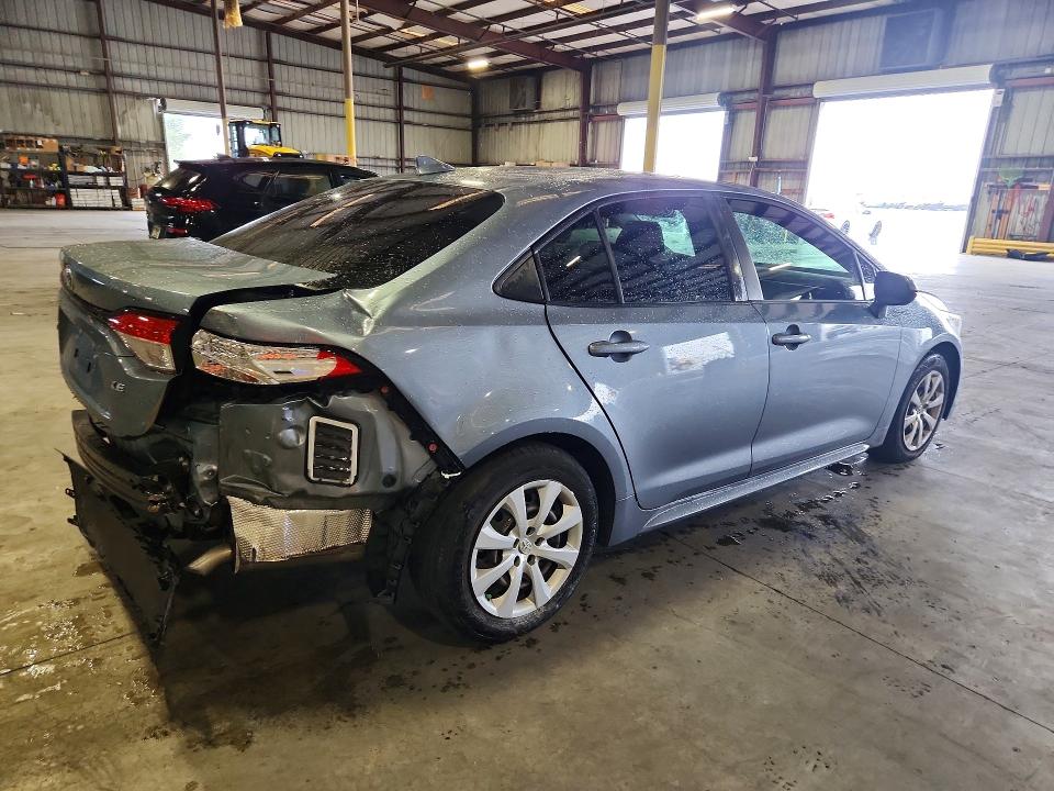2022 Toyota Corolla VIN JTDEPMAE4NJ222996 COPART salvage auction — REAR END, Fl - Cert Of Title Slvg Rebuildable, sold $6,600 on 2026-07-08 (photo 3)