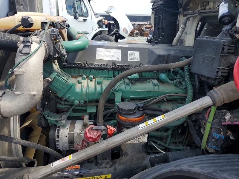 2023 Volvo VIN 4V4NC9EH6PN628498 COPART salvage auction — MECHANICAL, Il - Certificate Of Title, sold $29,500 on 2026-07-07 (photo 7)