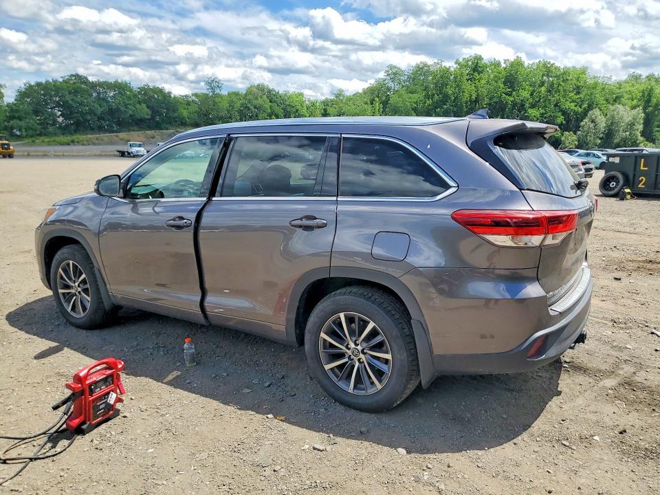 2018 Toyota Highlander VIN 5TDJZRFH7JS561872 COPART salvage auction — MINOR DENT/SCRATCHES, Ny - Certificate Of Title (P), sold $12,000 on 2026-07-14 (photo 2)