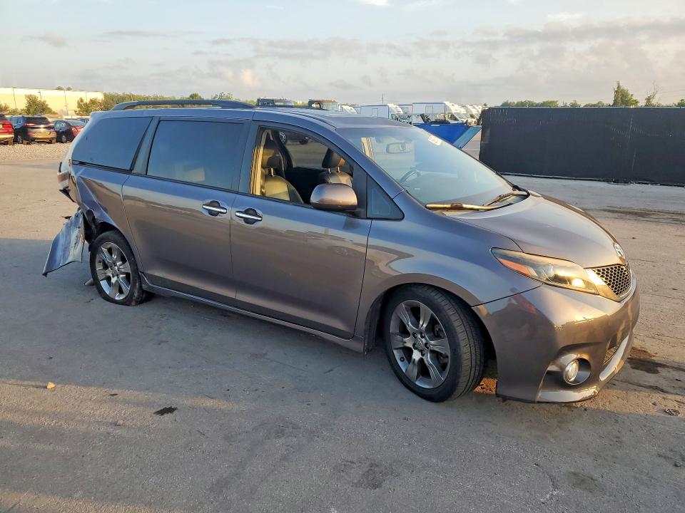 2015 Toyota Sienna VIN 5TDXK3DC4FS552783 COPART salvage auction — REAR END, Fl - Cert Of Title Slvg Rebuildable, sold $2,800 on 2026-07-14 (photo 4)