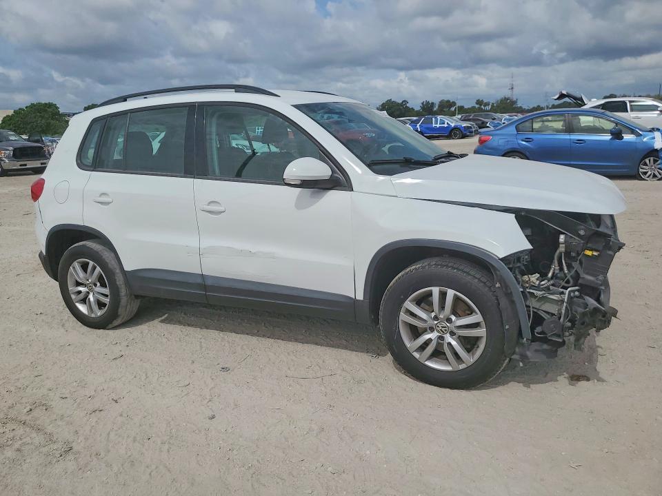 2015 Volkswagen VIN WVGBV7AX5FW509405 COPART salvage auction — FRONT END, Fl - Cert Of Title Slvg Rebuildable, sold $275 on 2026-08-18 (photo 4)