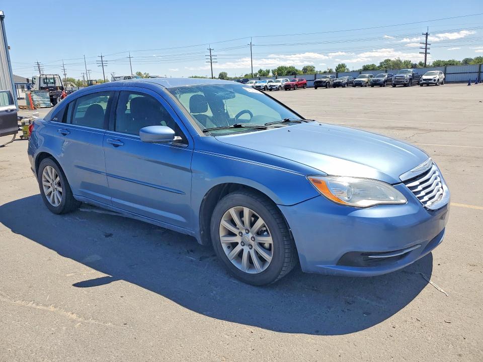 2011 Chrysler 200 VIN 1C3BC1FG8BN553614 COPART salvage auction — REAR END, Id - Certificate Of Title, sold $300 on 2026-07-09 (photo 4)