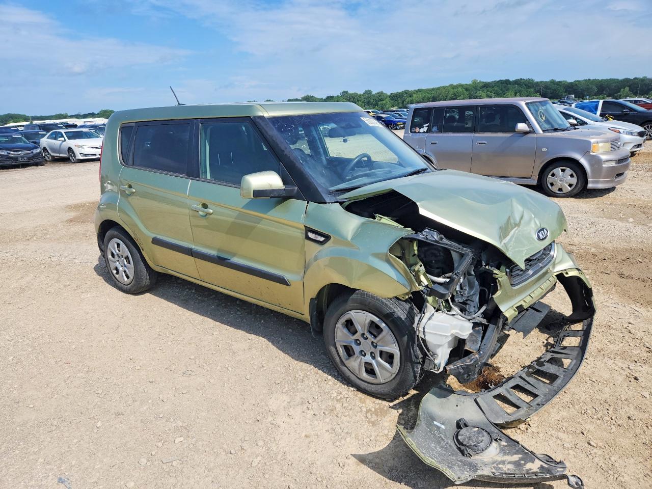 2013 Kia Soul VIN KNDJT2A52D7628589 COPART salvage auction — Front End, KS - CERT OF TITLE-SALVAGE, sold $525 on 2026-07-09 (photo 4)