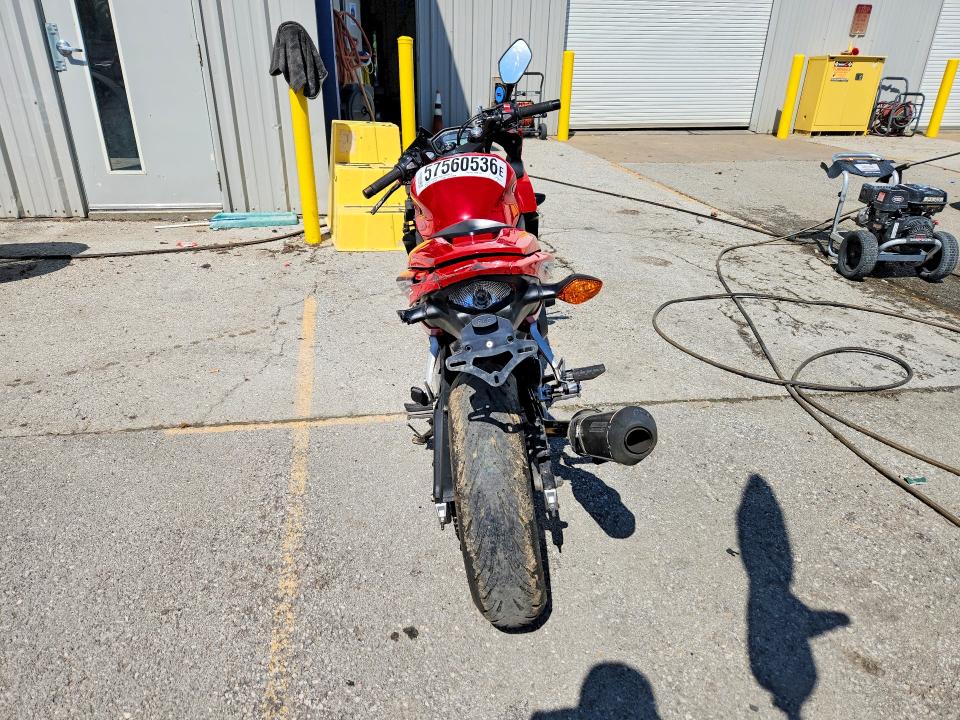 2013 Honda Cbr500 VIN MLHPC4419D5001640 COPART salvage auction — ALL OVER, Mo - Salvage Certificate Of Title, sold $70 on 2026-07-27 (photo 4)