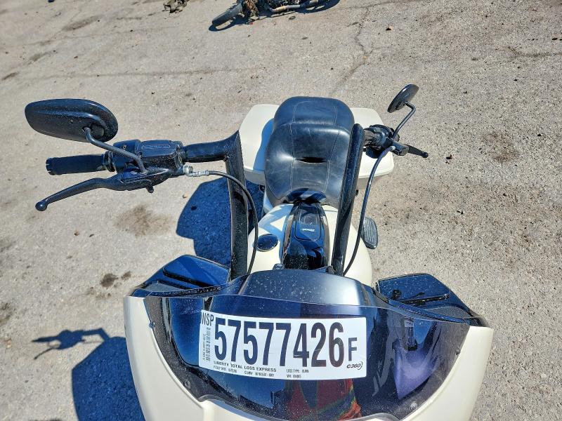 2023 Harley-davidson Fltrxst VIN 1HD1ACL24PB604003 COPART salvage auction — BURN, TX - SALVAGE VEHICLE TITLE, sold $7,300 on 2026-09-04 (photo 5)