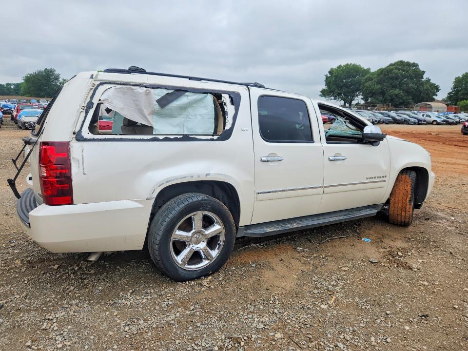 2012 Chevrolet Suburban VIN 1GNSCKE02CR185941 COPART salvage auction — ROLLOVER, Tx - Salvage Vehicle Title, sold $475 on 2026-07-09 (photo 3)