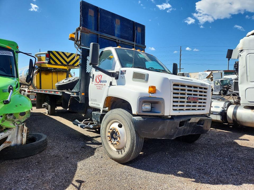 2005 Gmc C7500 VIN 1GDJ7C1C85F530503 COPART salvage auction — FRONT END, Co - Dis/Dlr/Exp Only Salvage Title, sold $3,650 on 2026-07-08 (photo 4)