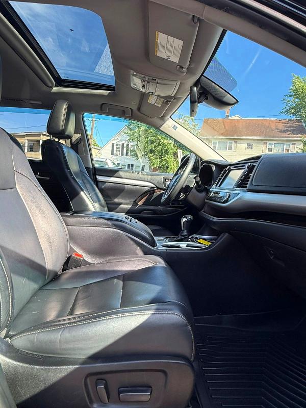2019 Toyota Highlander VIN 5TDJZRFH4KS582650 COPART salvage auction — MINOR DENT/SCRATCHES, Md - Certificate Of Title (P), sold $13,800 on 2026-07-21 (photo 6)