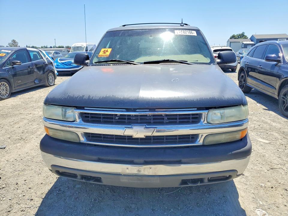 2003 Chevrolet Suburban VIN 3GNFK16T53G223864 COPART salvage auction — MINOR DENT/SCRATCHES, Ca - Dis/Dlr/Exp Only Clean Title, sold $250 on 2026-07-09 (photo 5)
