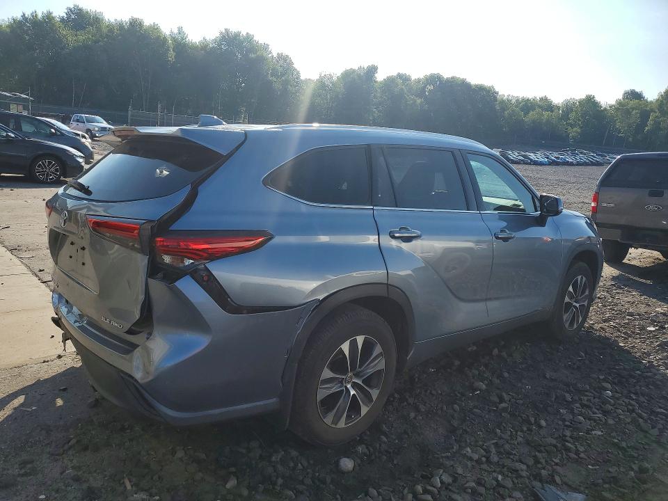 2020 Toyota Highlander VIN 5TDHZRBHXLS001402 COPART salvage auction — REAR END, Pa - Certificate Of Salvage, sold $8,100 on 2026-07-22 (photo 3)