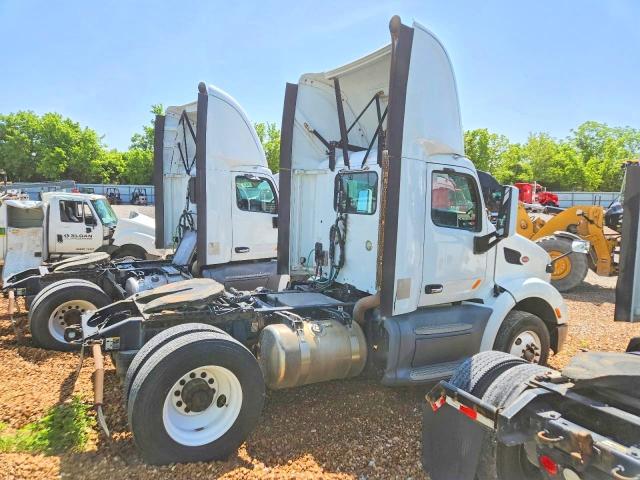 2016 Peterbilt 579 VIN 1XPBA48X8GD354431 COPART salvage auction — NORMAL WEAR, IN - CERTIFICATE OF TITLE, sold $5,100 on 2026-07-10 (photo 4)