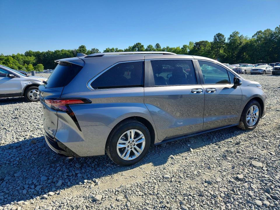 2026 Toyota Sienna VIN 5TDZSKFC7TS228061 COPART salvage auction — SIDE, NC - SALVAGE CERTIFICATE OF TITLE, sold $11,000 on 2026-07-29 (photo 3)